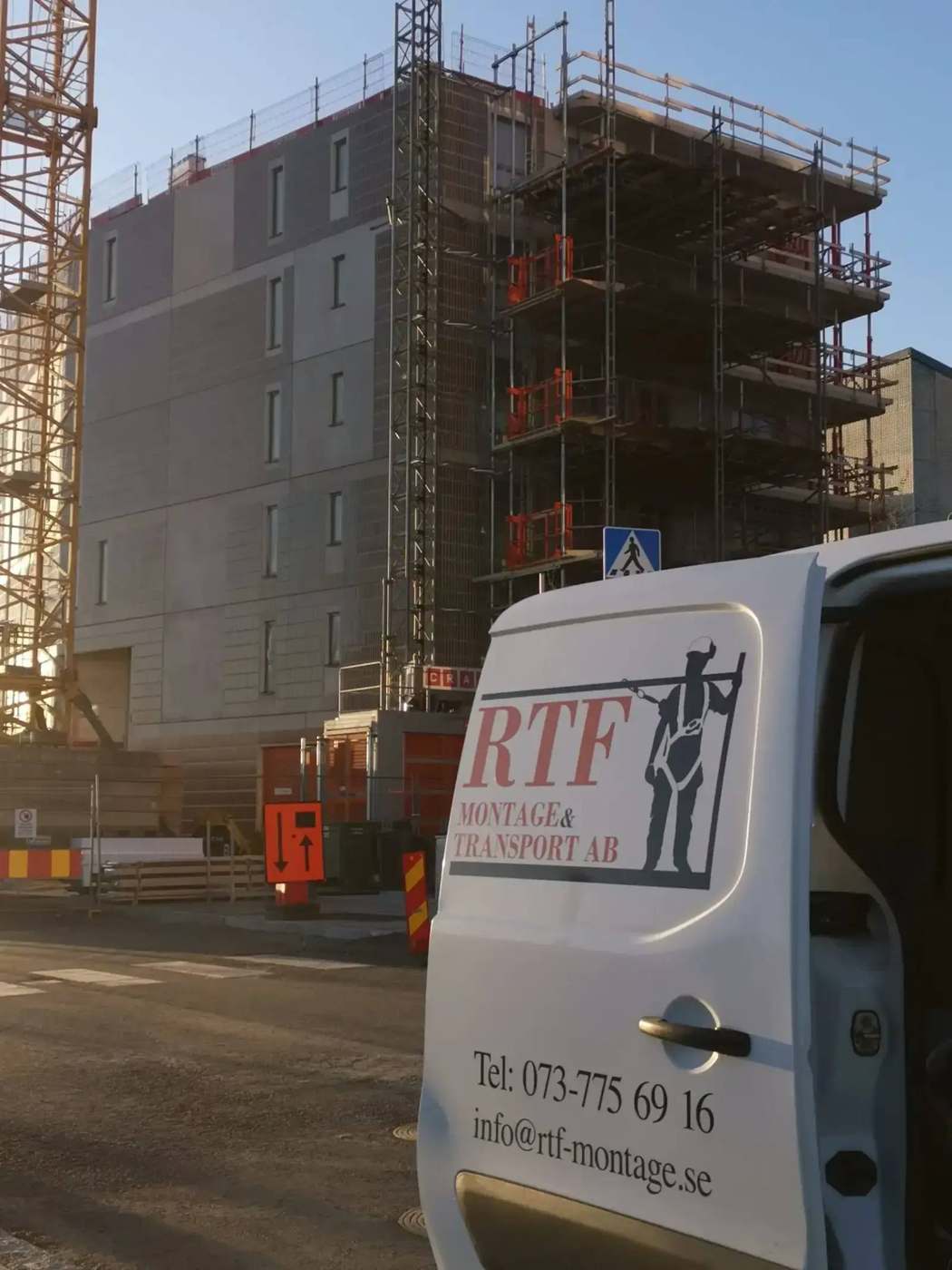 Ställningsmontage på en byggarbetsplats